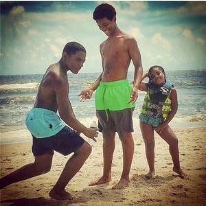 Meet your Posher, Jj